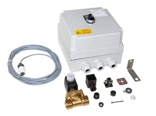 Elektrische Steuerbox mit Zubehörteilen wie Ventil und Kabel, geeignet für Wasserstandregelung, hergestellt von Grünbeck.
